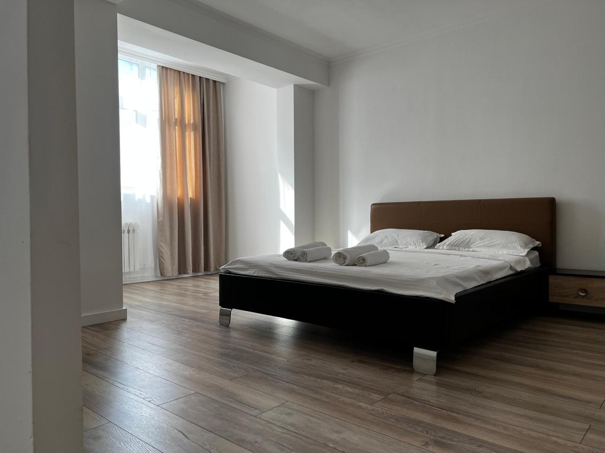 Hyat Apartment Bishkek Exterior foto