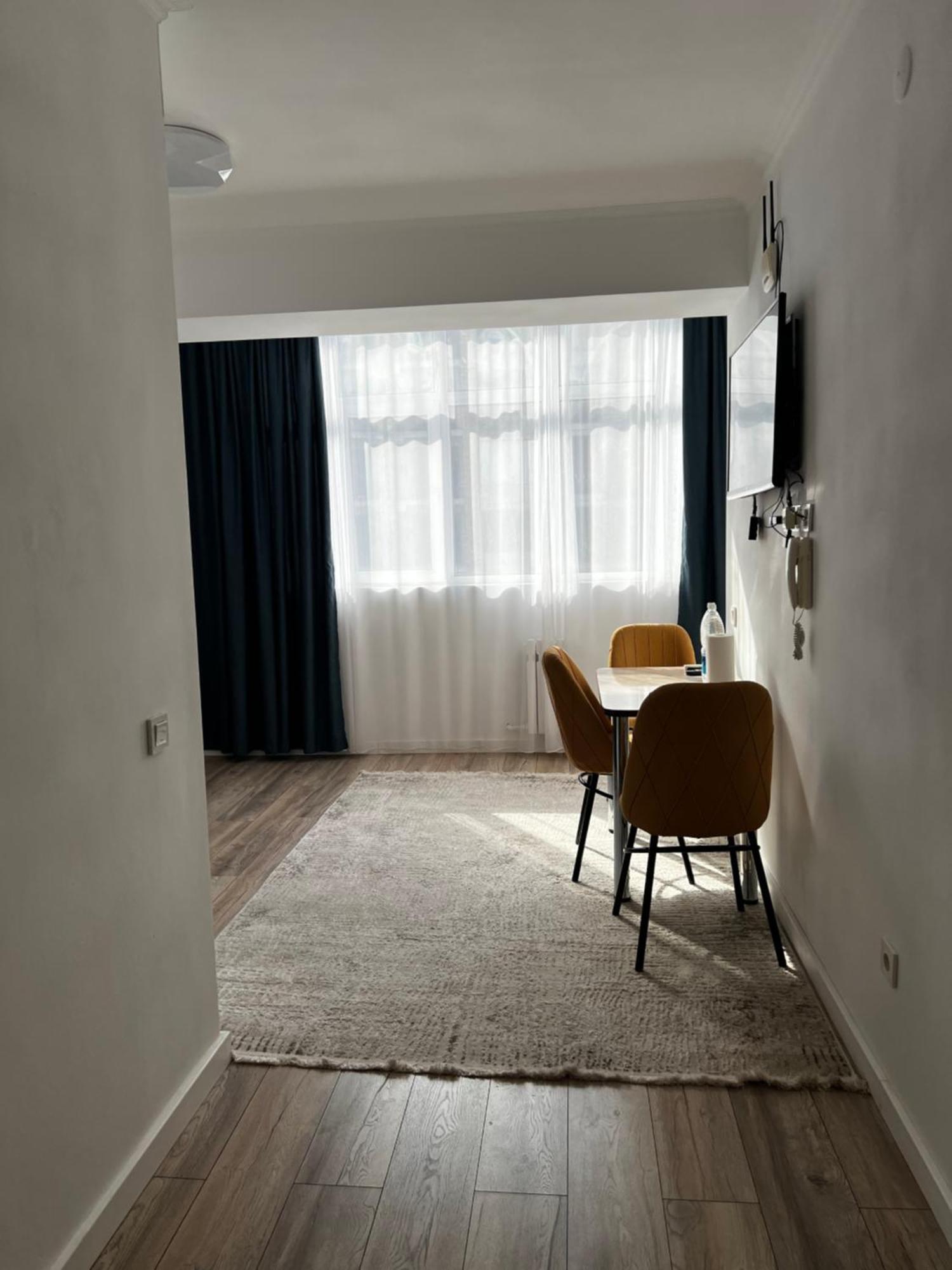Hyat Apartment Bishkek Exterior foto