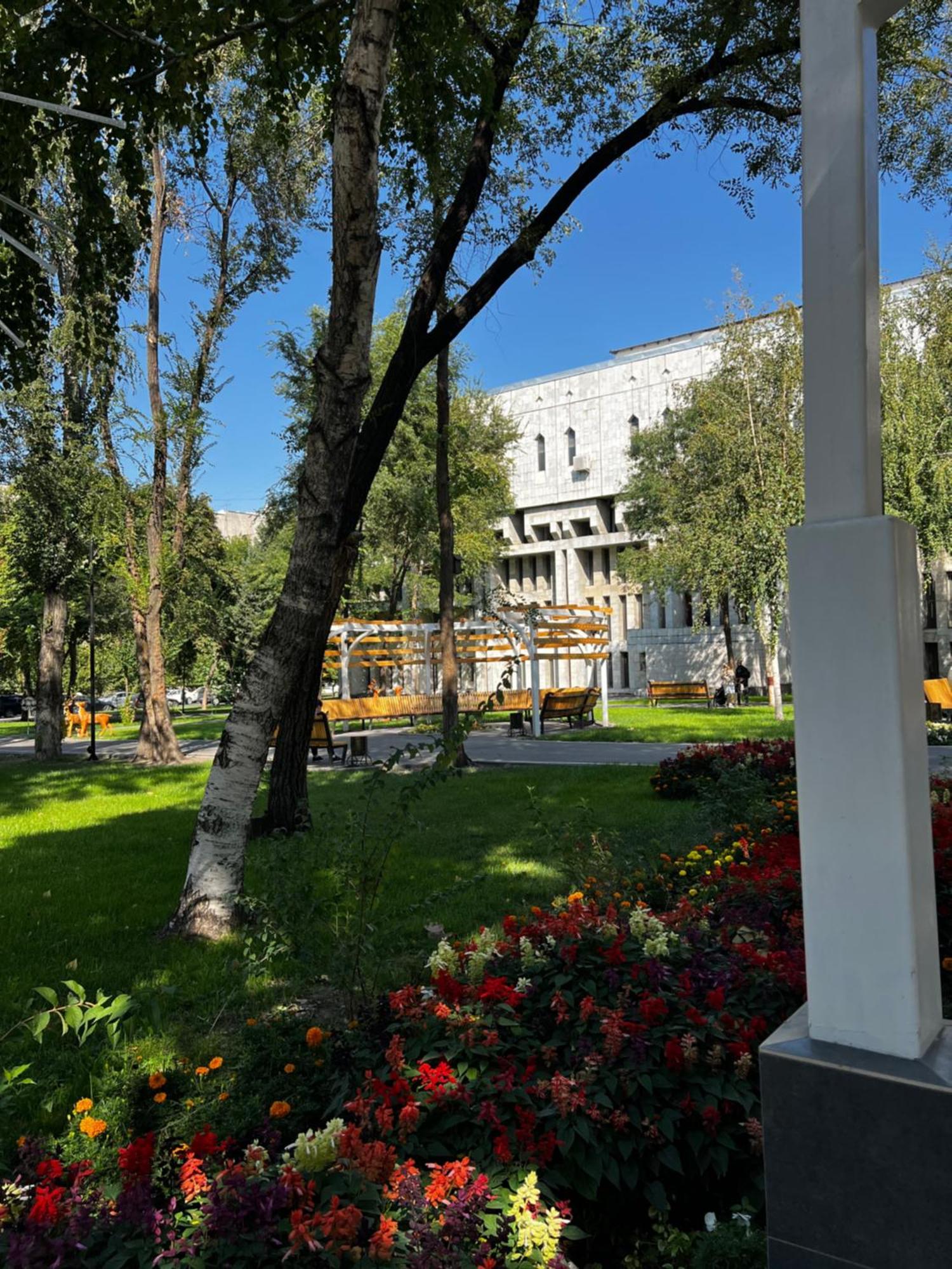 Hyat Apartment Bishkek Exterior foto